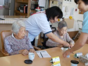 19年6月12日 折り紙 紫陽花の花づくり 医療法人せいわ会 福岡県小郡市 筑紫野市 糸島市